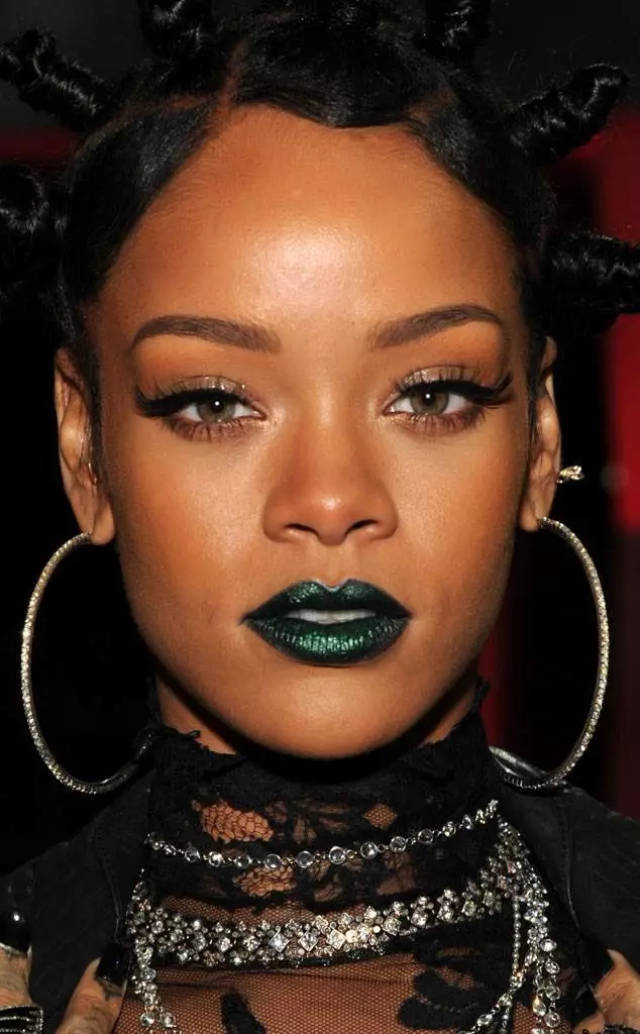 黑人姑娘扎堆上封面,人家的爱美之路比你想得更坎坷