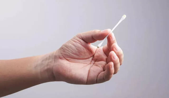 花了 700 块给娃掏了次耳屎,才知道耳屎不是想