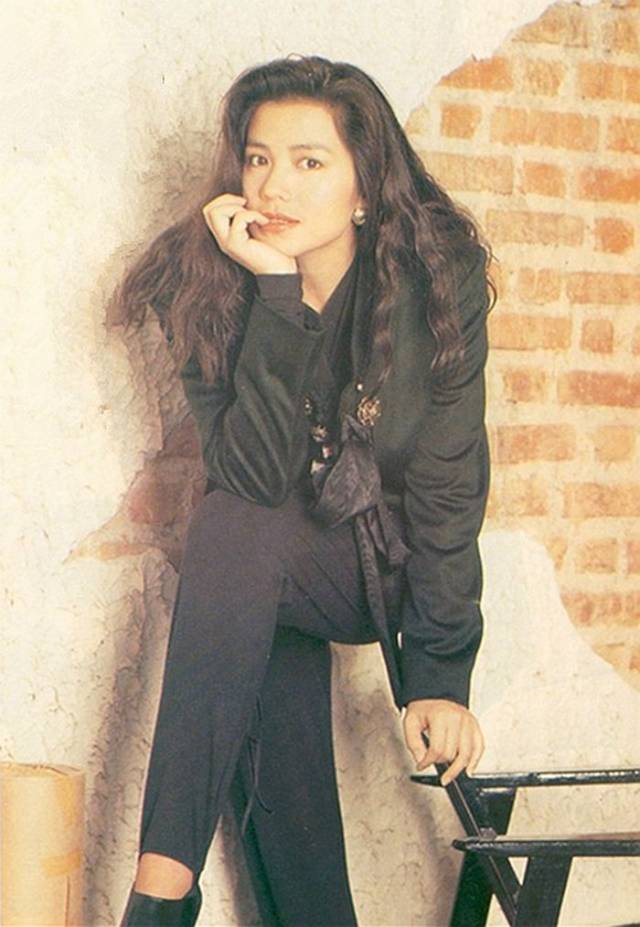 1983年香港小姐亚军及最上镜小姐