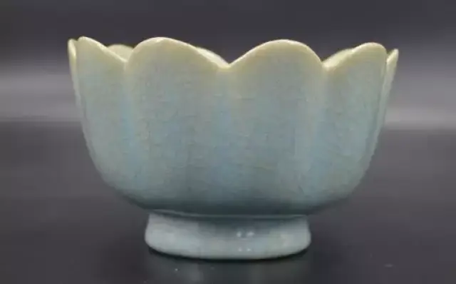 非玉而盛玉的宋汝窖莲花碗_搜狐网