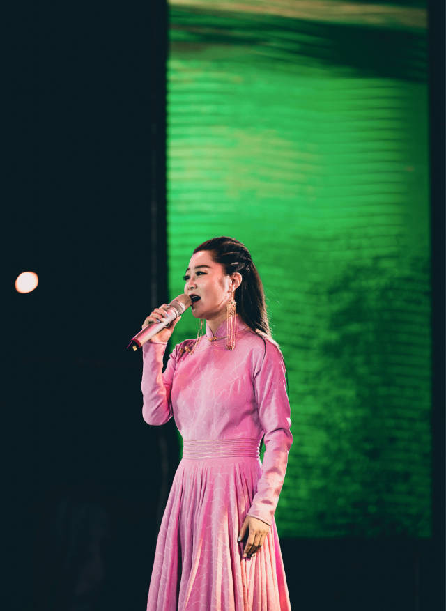 乌兰娜《天地并不遥远》mv上线 带你领略草原之美