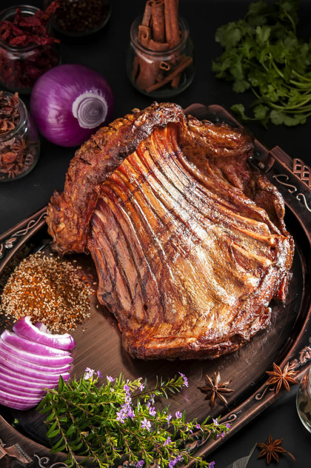 新疆馕坑烤羊排