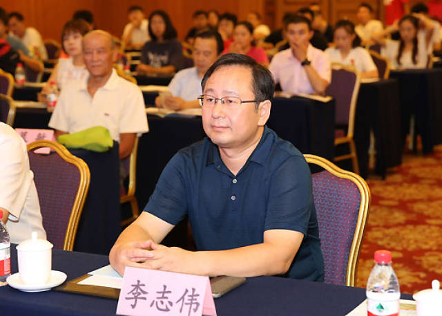 图为国家民委文宣司副司长李志伟出席发布会