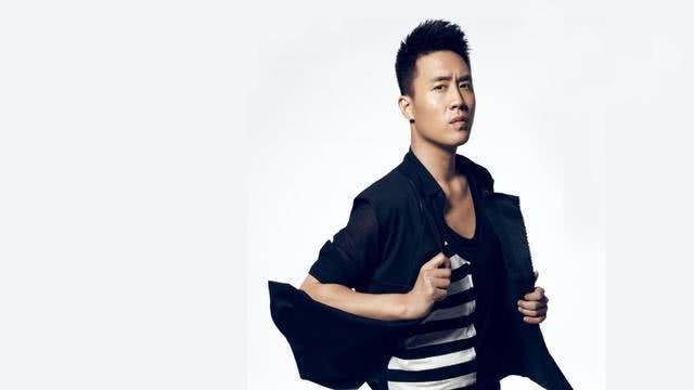 《北京青年》讲述了四个青年的奋斗历程,李晨饰演河东遵从初心