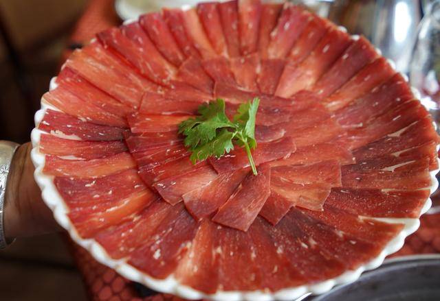 剑川山老腿火锅:火爆十年美食,非祖传也没秘籍,靠食材实在实惠