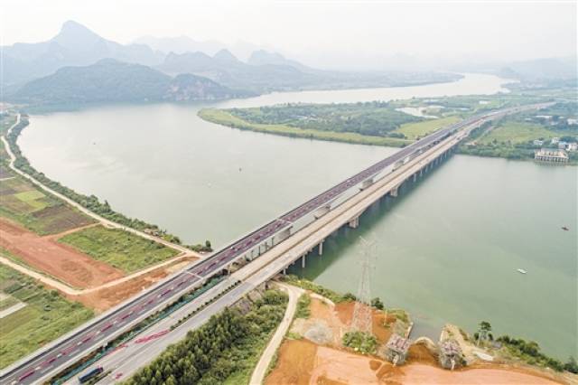 柳南高速新洛维大桥建成通车 雾灯可感应天气变化_手机搜狐网