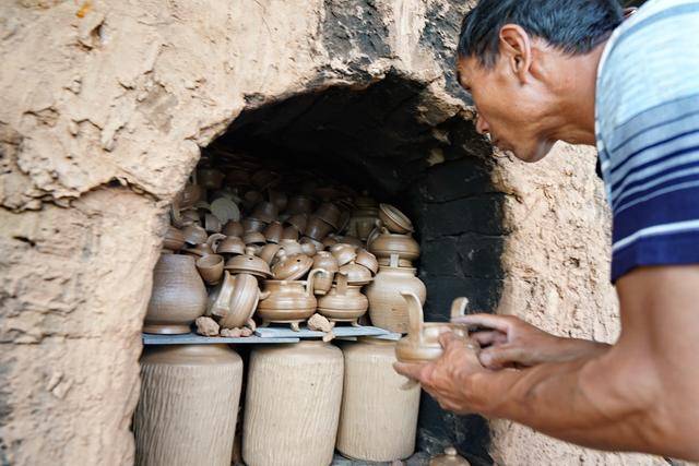 剑川窑口慢炖老鸭,几百年来只有土陶师傅独享,能品尝到的没几位