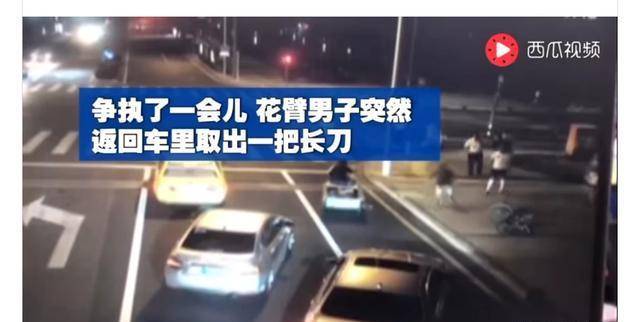 昆山宝马男下车砍人反被砍,砍人者算正当防卫吗?