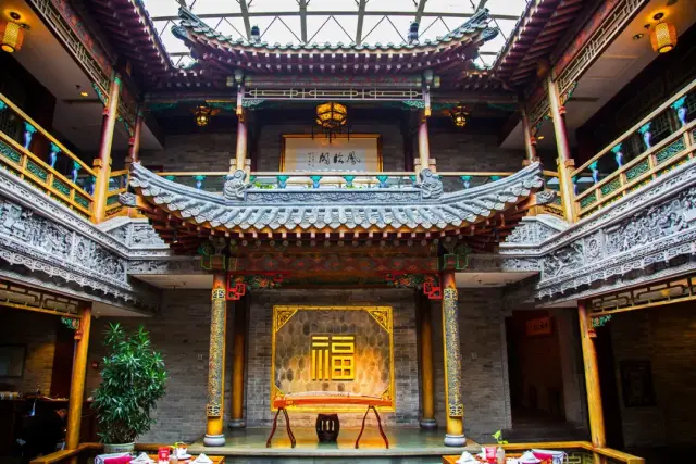 (凤临阁酒楼大堂 图片@清风影客)▼