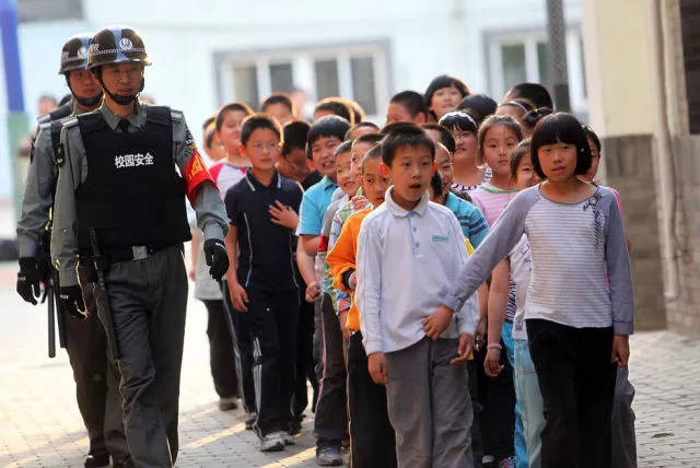 学校保安工作照片图片