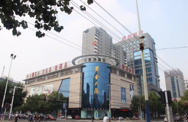 山东滨州多单位悬挂国旗破损褪色市民呼吁普及学习国旗法
