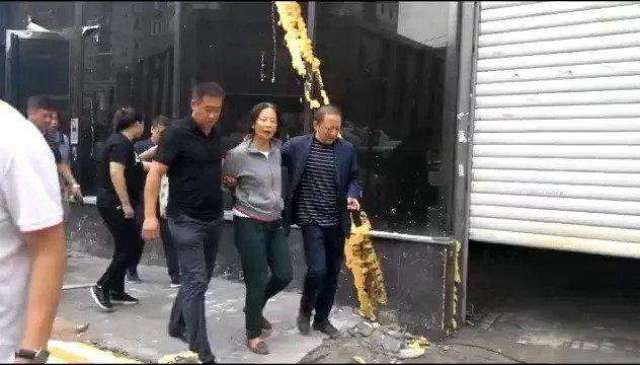 抓到了哈尔滨酒店火灾致20死案主要犯罪嫌疑人现场视频曝光