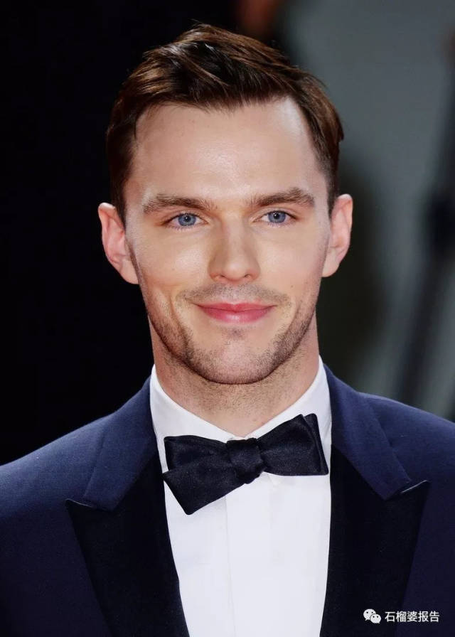 nicholas hoult今年28岁,英国人,童星出身.
