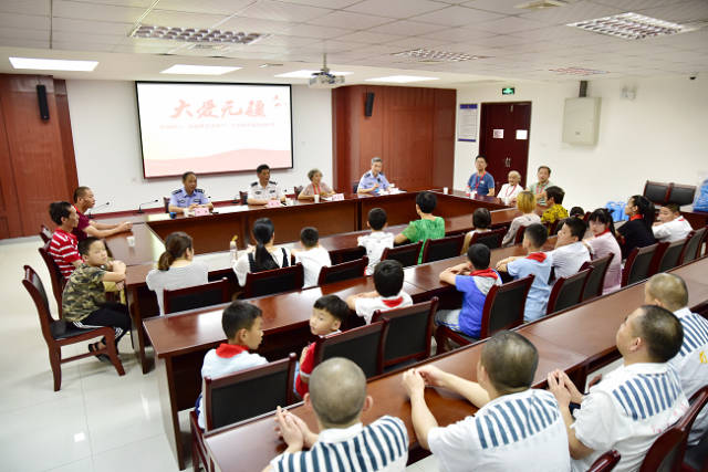 现场中安在线,中安新闻客户端讯 8月29日,秋季开学前,中国好人,全国