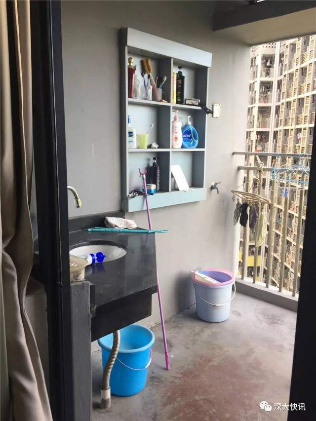 是目前后海阳台最大并可以自行装洗衣机的宿舍,被大家称为 「乔家大院