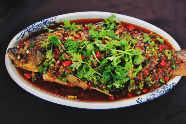 这家撩拨味蕾的原生态农家餐厅,带着马边的跑山猪来了.