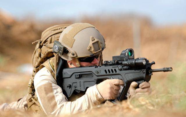 四,塔沃尔(tavor)"步枪