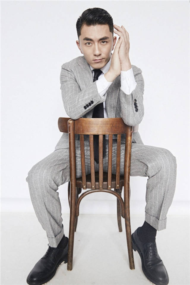 实力硬汉张宁江首次执导话剧 基层送票弘扬戏剧文化