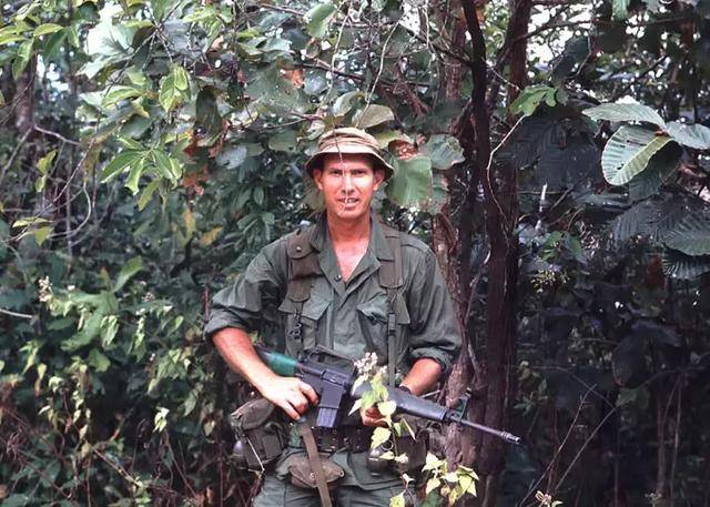 越战美军装备的m16步枪