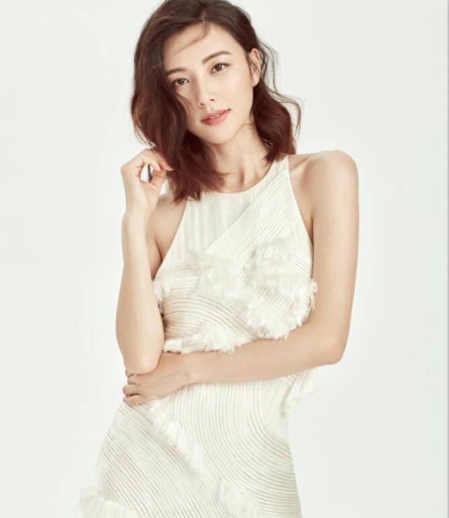 可以清纯似少女也可以优雅很女人这样的陈雅婷实在太迷人