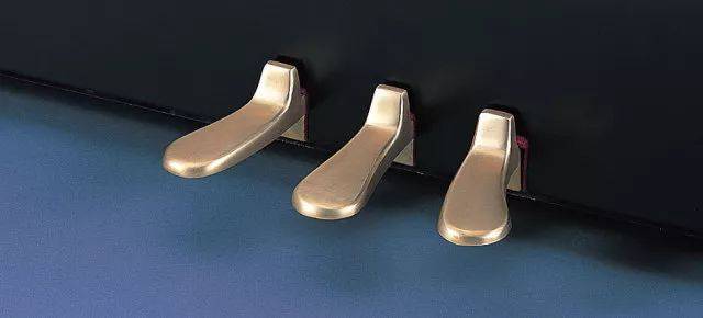 雅马哈艺术家石叔诚讲解钢琴踏板的练习方法