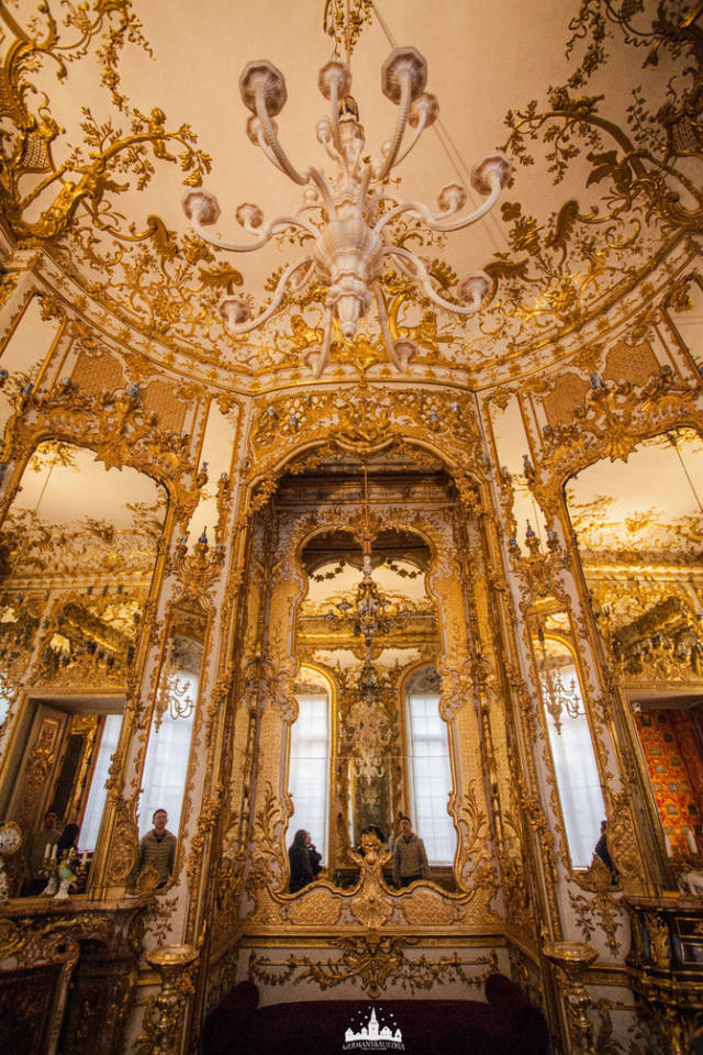 在金碧辉煌的德国慕尼黑王宫里,中国人看到这个心情有些复杂