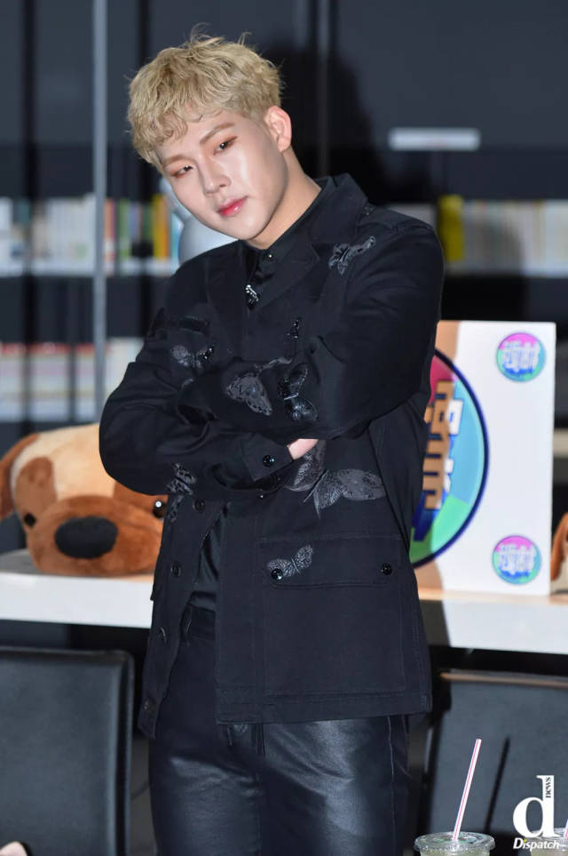 d 韩娱|"超可爱的卷毛!"…犬系男爱豆们