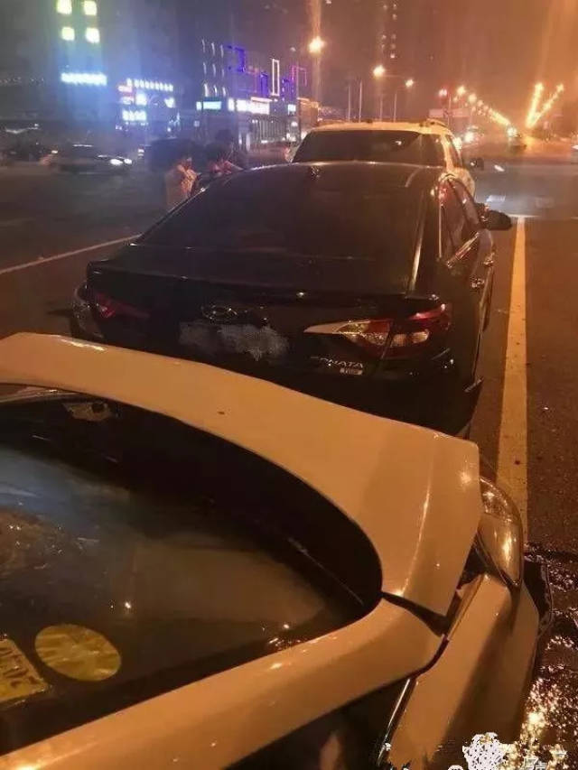 25岁女模特坐快车惨被毁容!