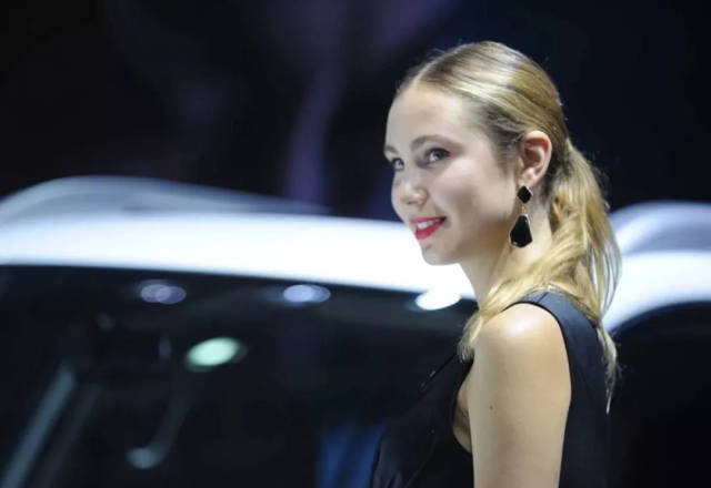 还在找抖音小甜甜?比小甜甜更甜的车模都在这