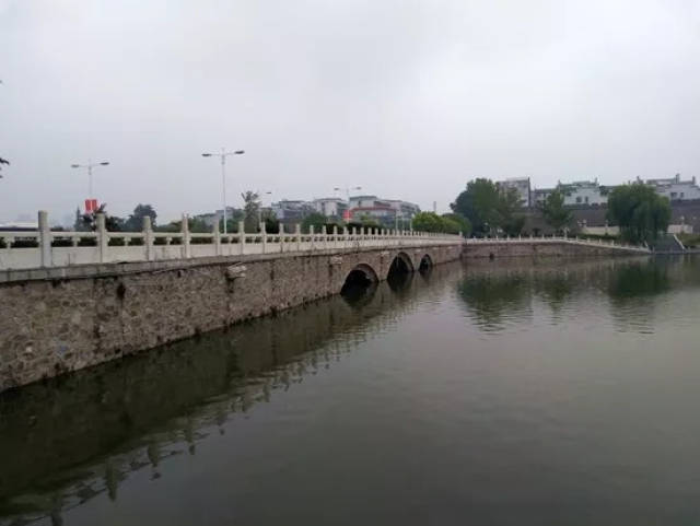 市民朋友们熟悉的铁佛寺,西门桥,襄阳人家都在这个地方.