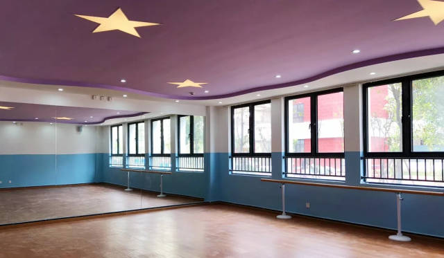时代峰峻舞蹈教室图片