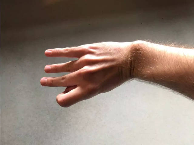 这个让球星们学到抽筋也没学会的庆祝手势,你学会了吗?