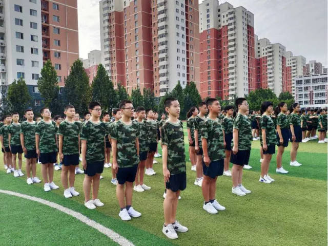保定这些学校的军训高清大图精彩奉上,快来为他们投票吧