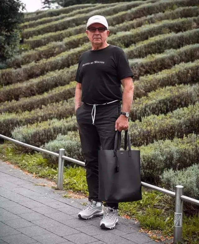 青春回荡72岁的潮流爷爷带你重返青春