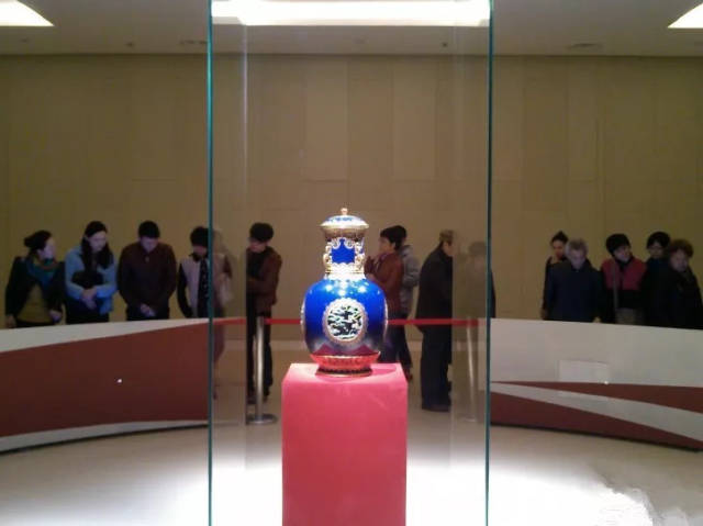 博物馆文物介绍——南京博物院的清乾隆帝行围图转旋瓶_搜狐网