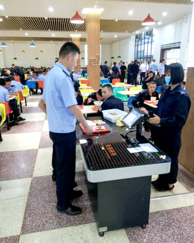 云南警官学院食堂图片