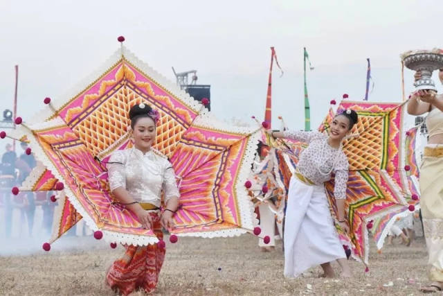 傣族传统舞蹈:紧那罗舞(ka nang nok或ka kingkara)