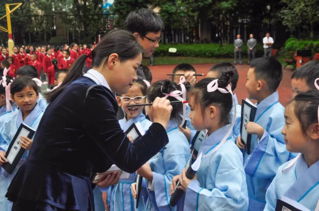 圖集丨昆明開學(xué)第一天，別出心裁開學(xué)禮