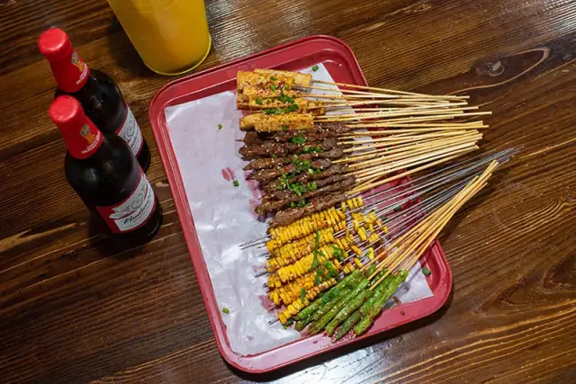 铁签烧烤终于来长沙了!10000串牛肉串 5000元代金券送送送!