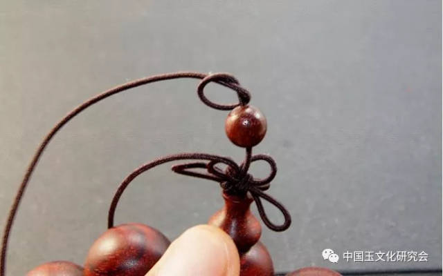 弹力绳手串穿法：打造个人独特风格的艺术之旅