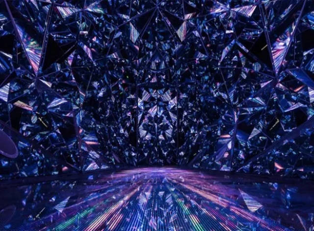 万科"lightbox幻梦空间展"一大波钻石梦幻闪闪发光