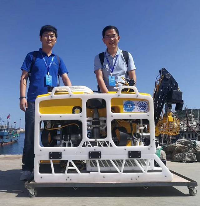 随着智能水下机器人的发展进步,海参的采捕以后将告别"海碰子",安全