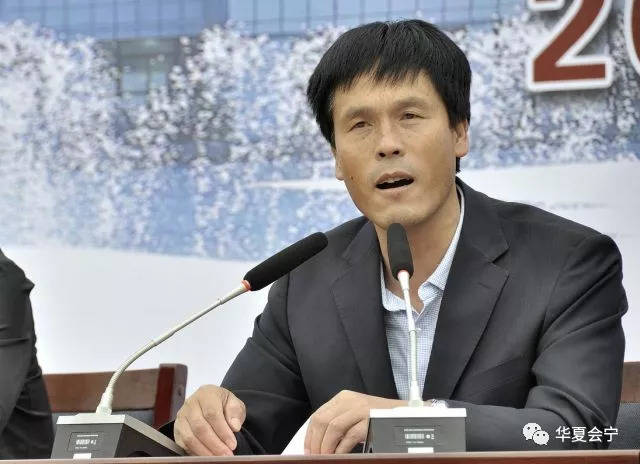 今日会宁二中全体师生在校举行开学典礼