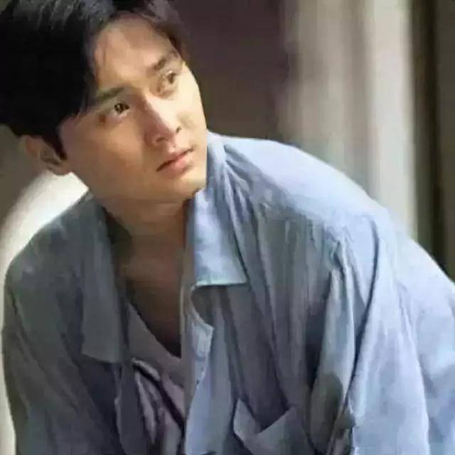 只会想到 张智霖.