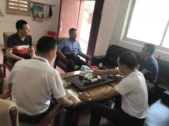 石狮市委常委,组织部部长杨德才到永宁镇指导村级组织换届选举工作
