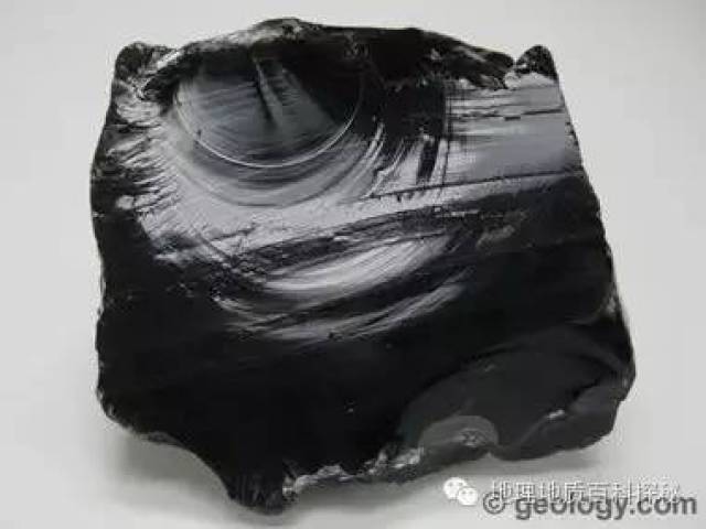 黑曜石:不只是黑色,还有彩虹一般的光彩!_手机搜狐网