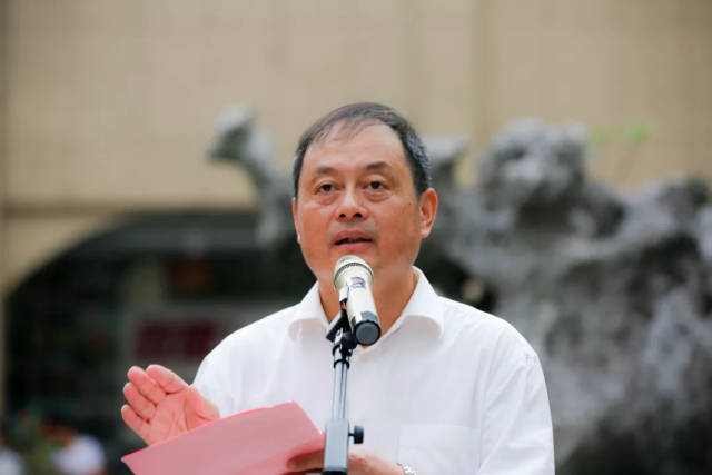 选择吃苦就是选择收获 选择奉献就是选择崇高——张国方校长2018学年