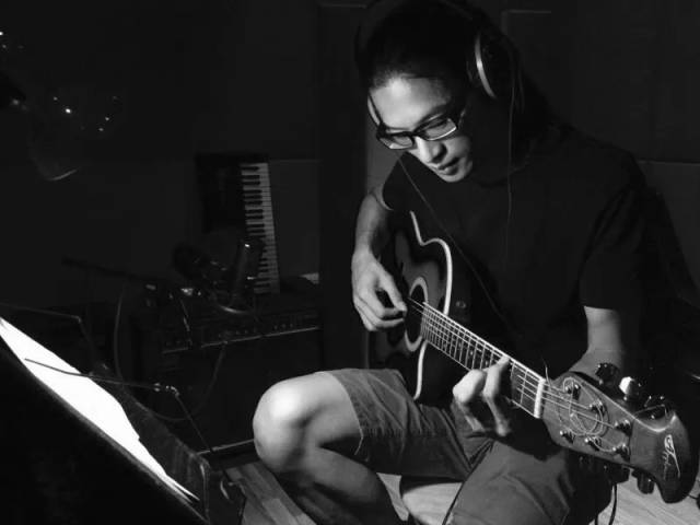 80后画者与乐者将在美术馆的一场实验性艺术郑泰均水墨与李泽龙音乐