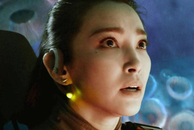 李冰冰称曾想拒绝拍摄《巨齿鲨》,因为她最害怕冷水!