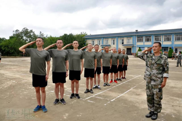 云南开远:3名预定新兵在役前训练中被淘汰出局